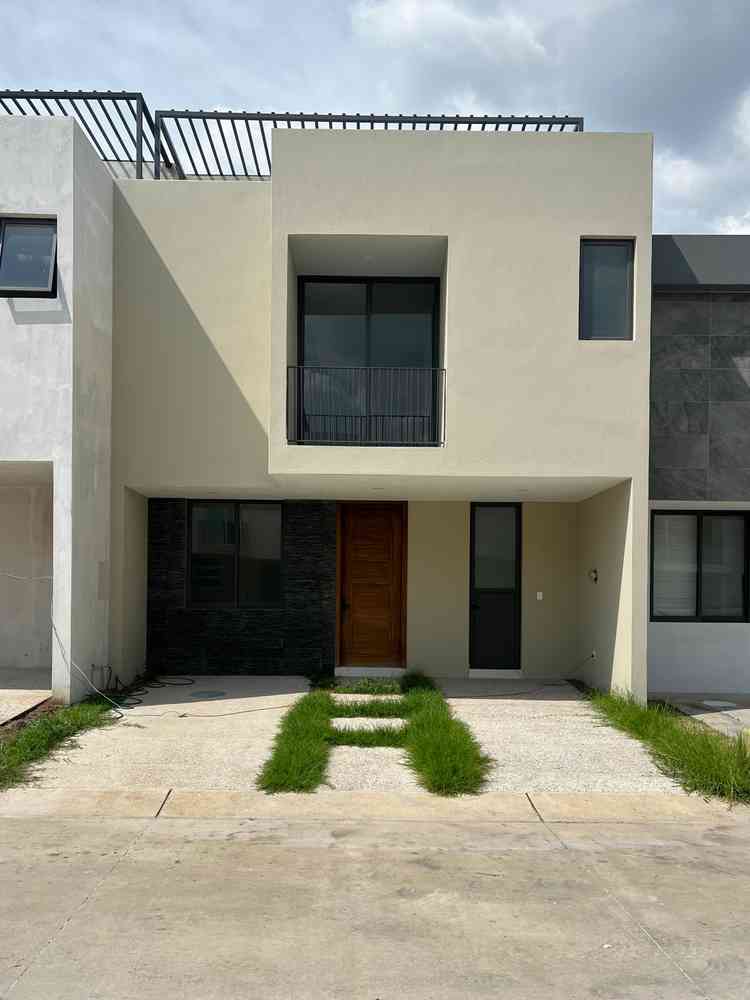 casa en venta avenida punto sur los gavilanes tlajomulco de zuniga jalisco pc0D86X